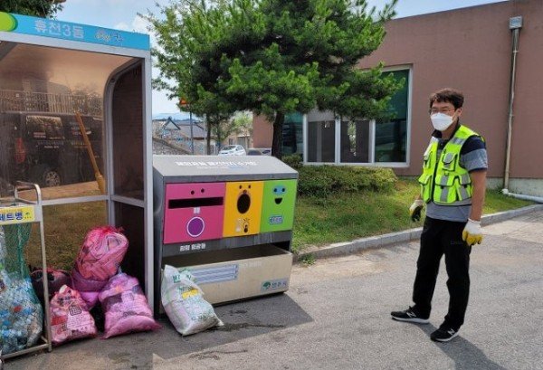 영주 2-단속반이 생활쓰레기 불법투기 근절을 위해 집중단속을 하고 있다(3).jpg