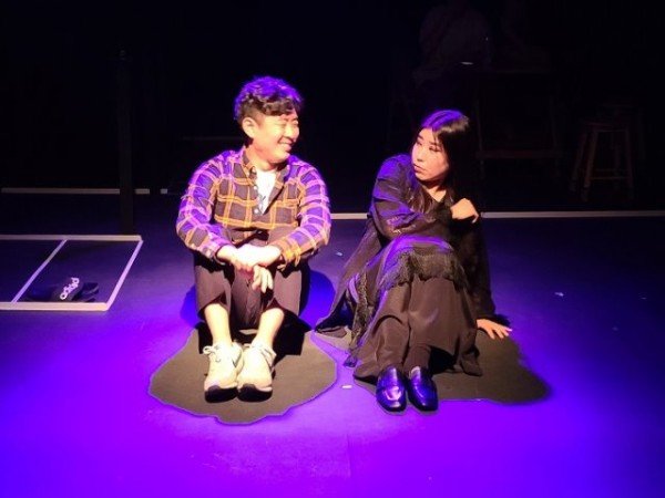 택배도난사건 공연사진.jpg