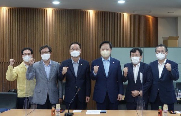 김두관_상생형구미일자리간담회.jpg