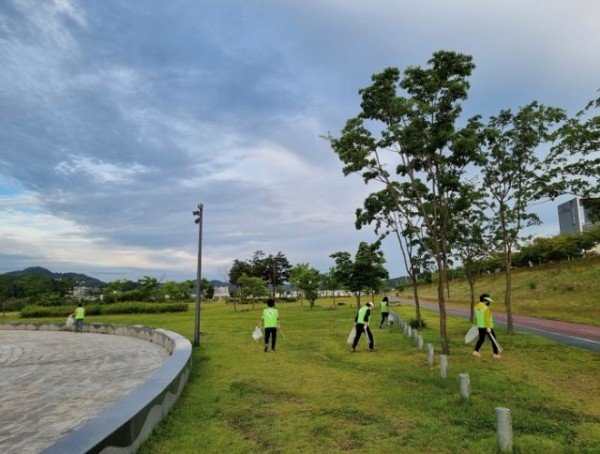0823-1_2021_낙동강_행복안동_가꾸기_지속적_활동_(1).jpg