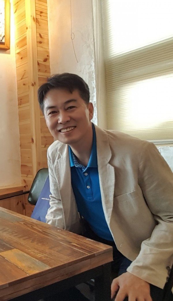 [문화예술과]하용준 작가, 대하역사소설 ‘정기룡’ 5권 완간(하용준 작가).jpg