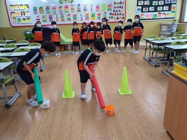 5.‘언제 어디서나 놀이 수업’학교 현장의 큰 호응!01(안동 풍천풍서초등학교 놀이수업 활동).jpg