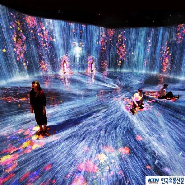 참고이미지 팀랩라이프_SeoulDDP_MainVisual_02square (1).jpg