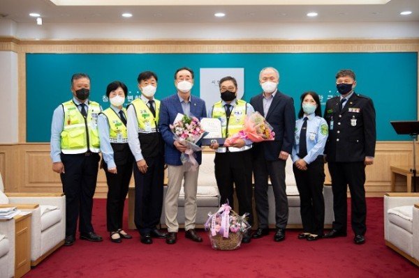 [새마을과] 정동원 새마을교통봉사대구미시지대장 대통령표창 수상3.jpg