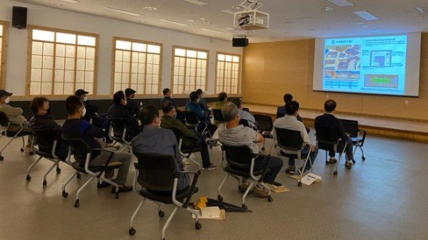 영주 4-순흥면 이장협의회는 지난 7일 선비세상을 방문해 사업설명을 청취했다. (1).jpg