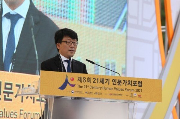 이인화 작가.JPG