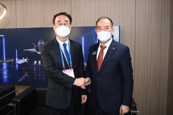 서울 아덱스 2021(시장님  한화 본부장님).jpg