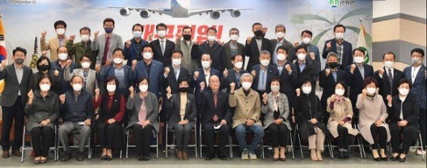 (1-5)군위군_현장간담회(기념촬영).jpg