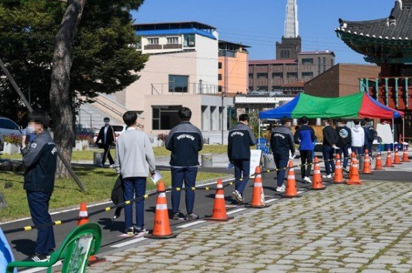 이동 선별진료소 운영모습 (1).jpg