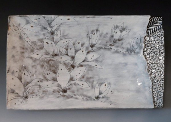 [문화예술과] 구미藝(예)갤러리 김창욱 작가 초대전 개최_작가의 작품(목련문접시).jpg