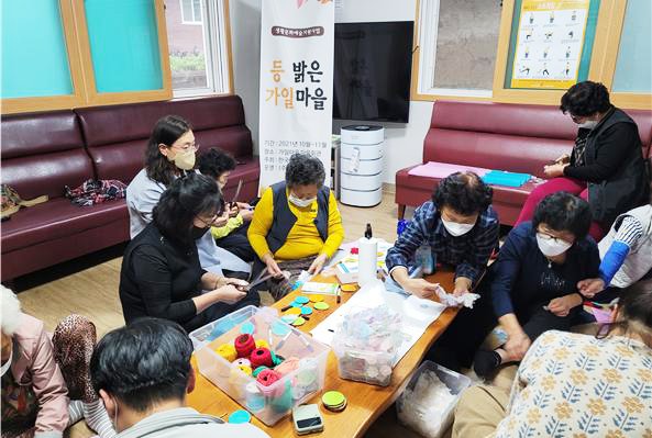 1104_안동문화특화지역_조성사업-가일마을_등불이_흐르는_밤-한국정신문화재단_문화도시TF팀.jpg