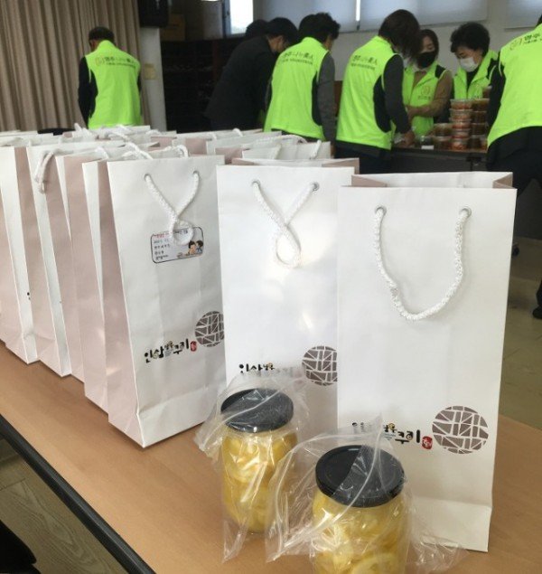 영주 5-가흥2동 지역사회보장협의체, 따뜻한 식사배달 지원(2).jpg