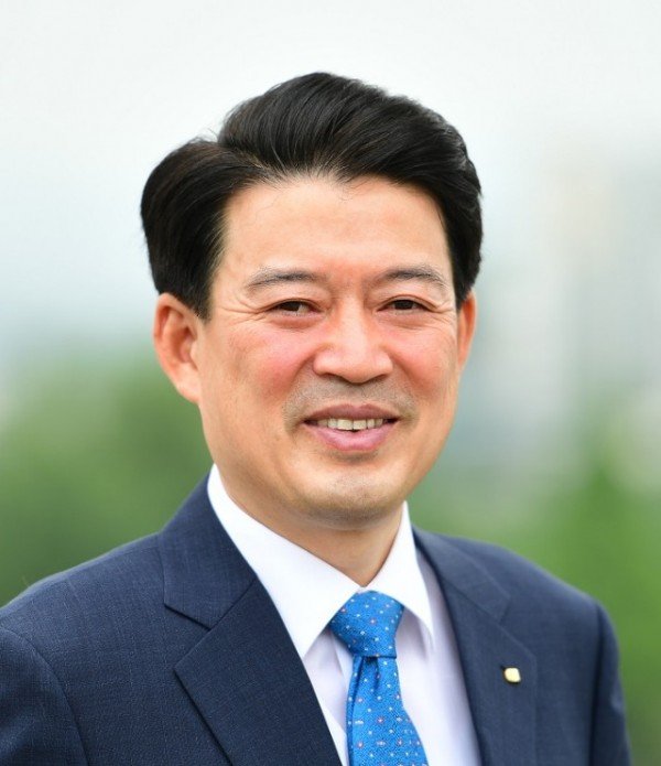 윤재호구미상공회의소회장(대외홍보용).jpg