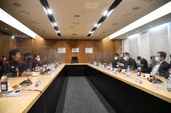 영주시 투자유치 소위원회와 SK머티리얼즈 경영단 면담.JPG