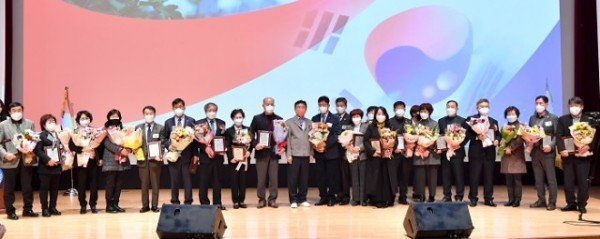 (1-2)자유수호_안보다짐대회(도지사표창_수상자_기념촬영).jpg