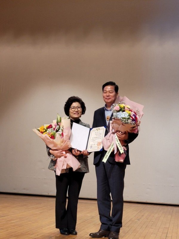 1201_손호영_안동시주민자치협의회장_지방자치발전_공로_대통령_표창_(3).jpg