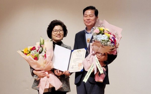 1201_손호영_안동시주민자치협의회장_지방자치발전_공로_대통령_표창_(6).jpg