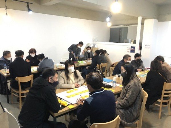 [문화예술과]참고사진(2021년 문화도시 시민포럼 종강파티2).jpg