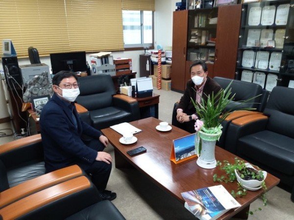 김영호 회장 면담.jpg