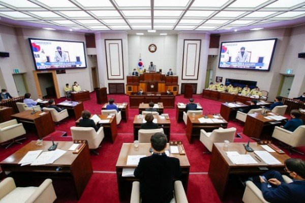 본회의 전경 (2).jpg