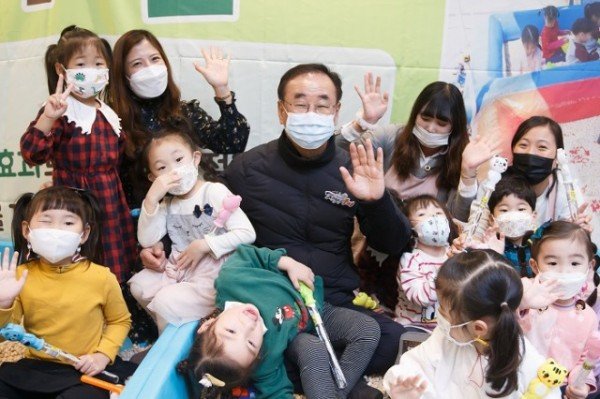 [아동보육과]2021년 보육정책 지자체평가 우수상 수상(사진추가)3.jpg