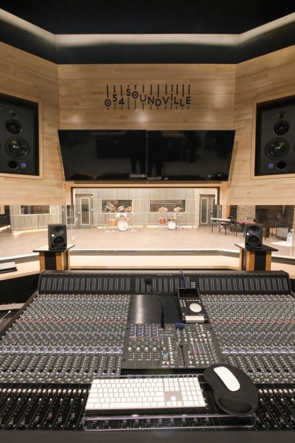 경북 음악창작소 컨트롤룸 사진.jpg