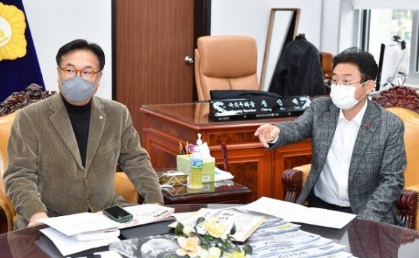 (4-6)정진석_국회부의장_면담.jpg