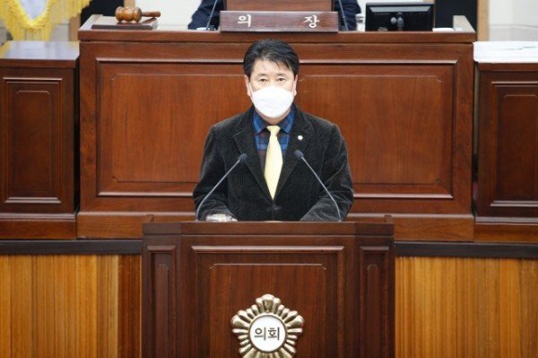 권재욱 의회운영위원장.jpg