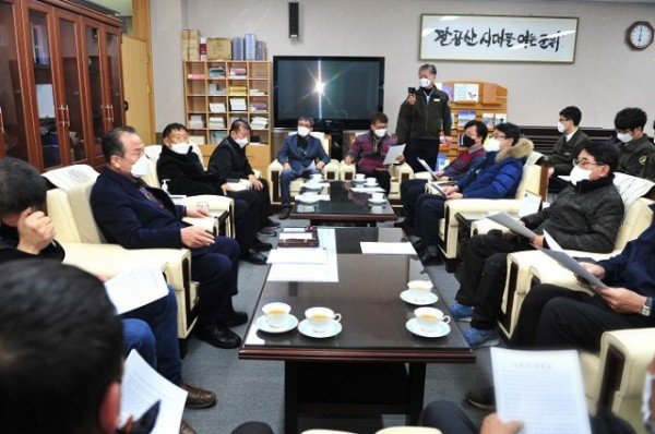 220210_추진위 군수실 항의방문 (4).jpg