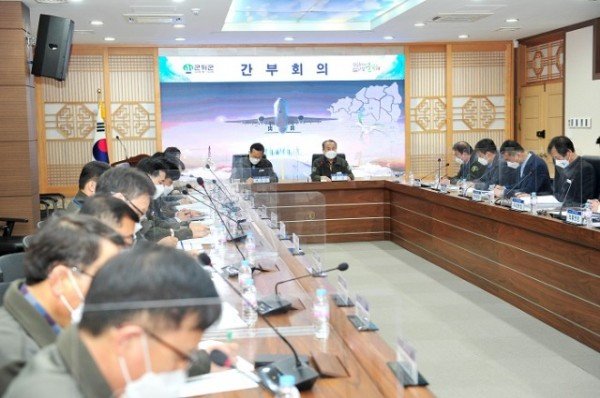 220214_확대간부회의_입장문배경설명 (4).jpg