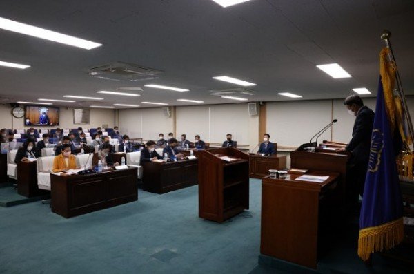 22.02.16.(수)-① 제260회 임시회 개회(2) (1).JPG