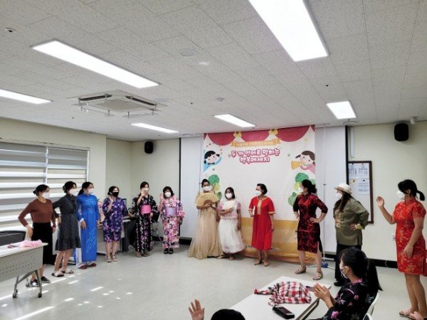 0216-1 안동시 2022년 아이 키우기 좋은도시 가정이 행복한 명품도시 조성에 힘 쏟는다-이중언어환경조성사업 말하기대회.jpg