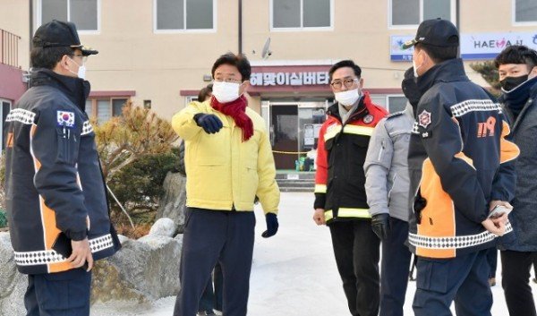 영덕산불_인근_마을_대피상황_점검.jpeg