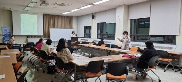 [평생학습원]인문체험 생애출판 나를 쓰다 참여자 모집_진행사진.jpg