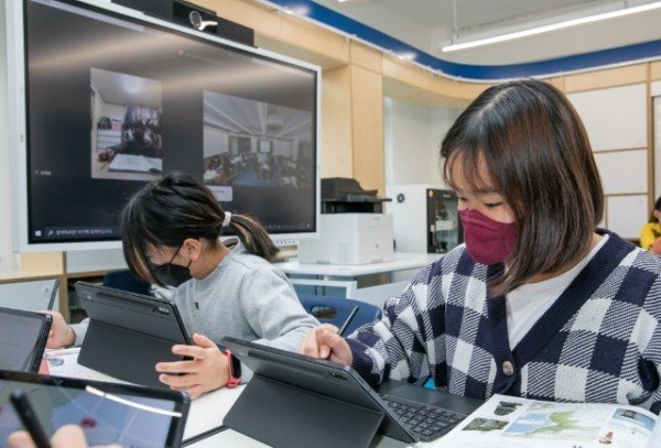4.-연무초등학교-삼성-스마트스쿨.jpg