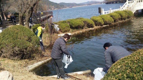 금오산도립공원관리사무소 환경정화활동2.jpg