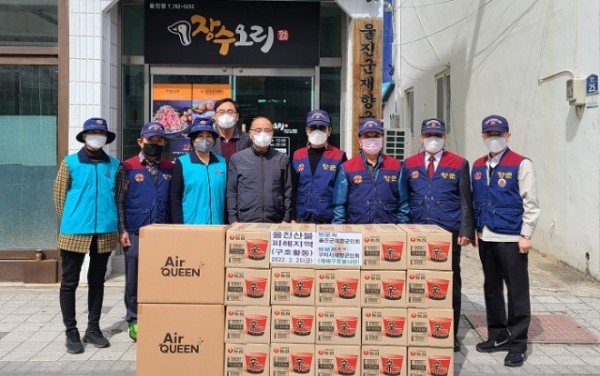 [복지정책과] 구미시 재향군인회 울진 산불피해 물품 지원.jpeg