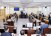 제329회 임시회 포스트코로나특별위원회_사진.jpg