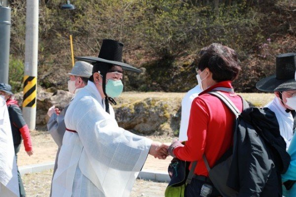 0416_퇴계선생_귀향길_재현행사_(3).JPG