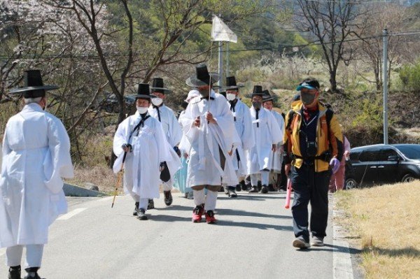 0416_퇴계선생_귀향길_재현행사_(2).JPG