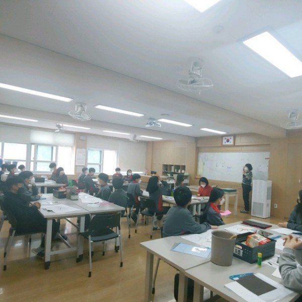 [교육지원과] 구미교육지원청 장학사, 희망으로 수업을 덧칠하다! 수업지원 사진2.jpg