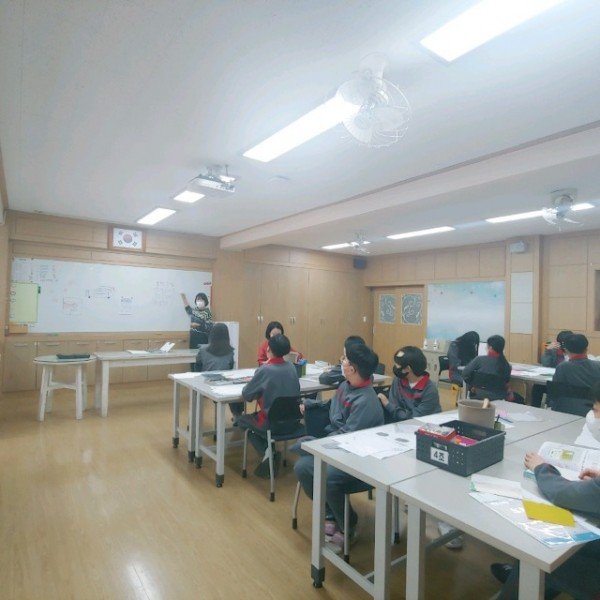 [교육지원과] 구미교육지원청 장학사, 희망으로 수업을 덧칠하다! 수업지원 사진1.jpg
