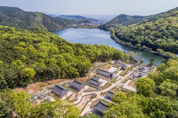 (기획보도) [기획예산담당관실] 구미  대한민국 新제조업 수도로 우뚝 서다_구미성리학역사관.jpg