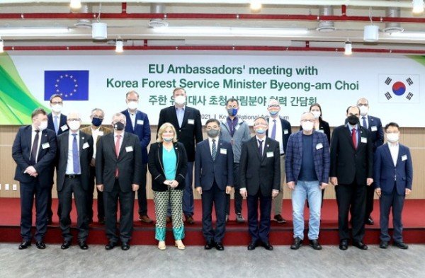사진4.2021 주한 유럽대사 산림 분야 협력 간담회.jpg