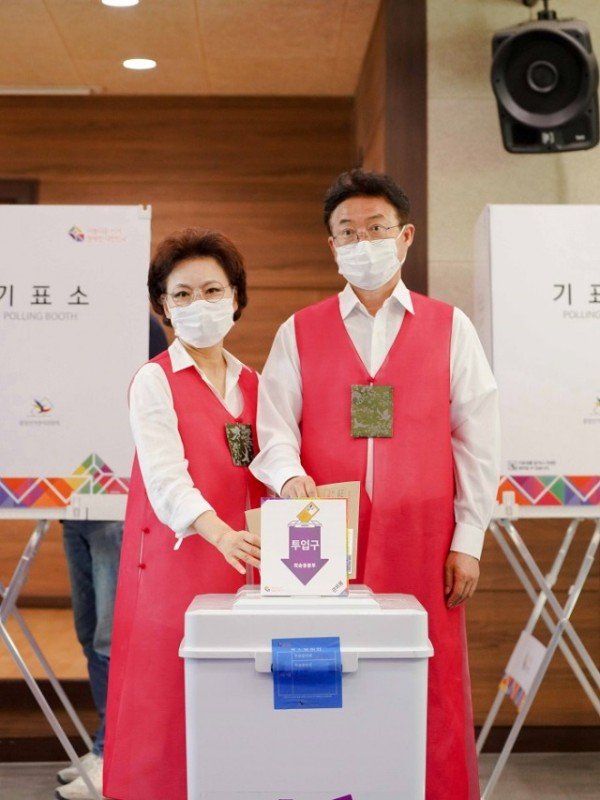 220527 이철우 경북도지사 후보 사전투표.jpg