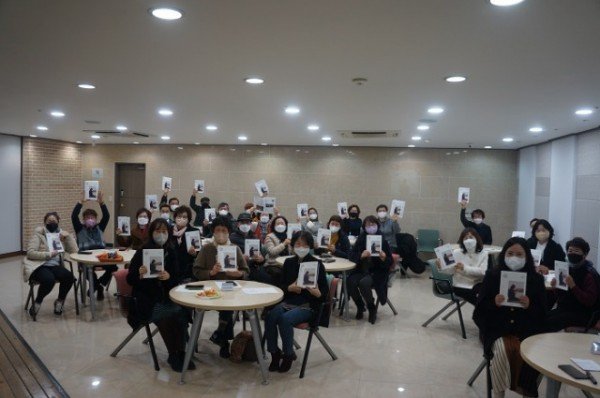 구미시민인문기록단 인문학에 퐁당 모집 홍보_2021 인문학에 퐁당 성과공유회.JPG