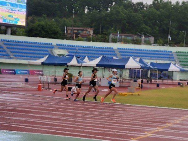 [체육진흥과]구미시청 운동선수단 육상팀 김은미  10000m 1위 입상!.JPG