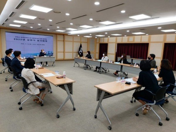 [아동보육과]2022년 구미시 외국인주민 및 다문화가족 지원 협의회 정기회의 개최2.jpg
