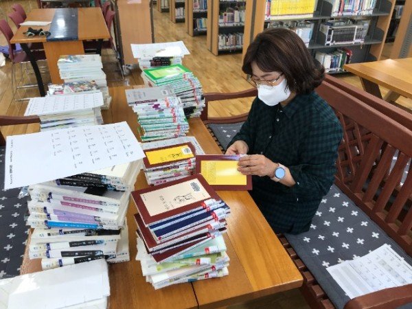 훼손도서수정(군위중고).JPG