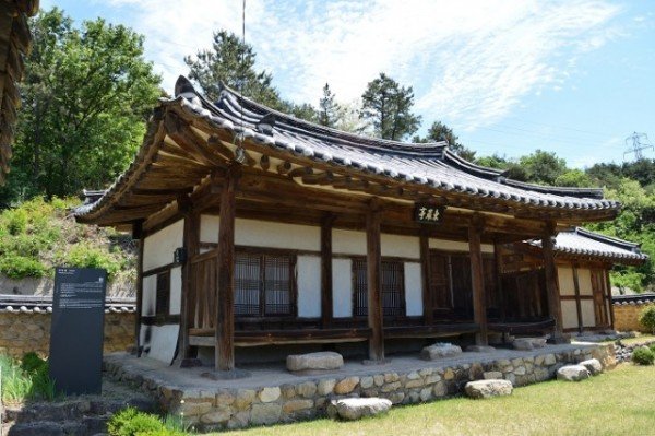 [문화예술과] 일선리 문화재마을 문화재 안내판 새단장_동암정 문화재안내판.JPG